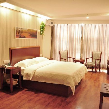 Greentree Inn Henan Xinyang Gushi Zhongshan Avenue Hongsu Avenue Express Hotel Yaowandukou Dış mekan fotoğraf