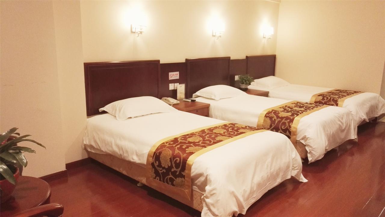 Greentree Inn Henan Xinyang Gushi Zhongshan Avenue Hongsu Avenue Express Hotel Yaowandukou Dış mekan fotoğraf